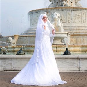 Wedding dress still like new